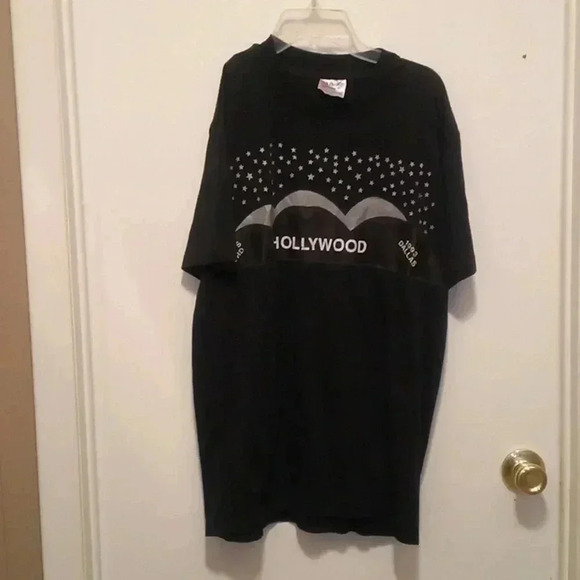 Hanes Tops - Hanes Heavyweight 50/50 "TOPS SRD Hollywood 1993 Dallas, Tx" T-Shirt - Size Medi